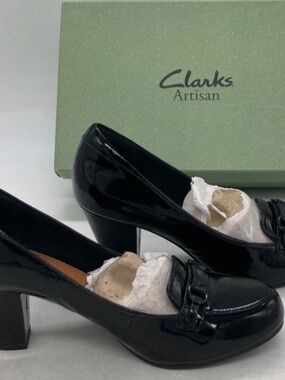 Clarks Black Patent Leather Block Heel Loafers 8.5